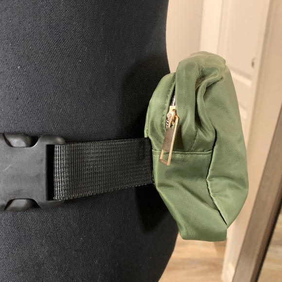 Set of 2 Buckle Fanny Packs - Picture 7 of 16